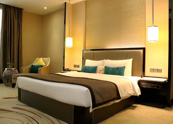 Pacific Regency Hotel Suites